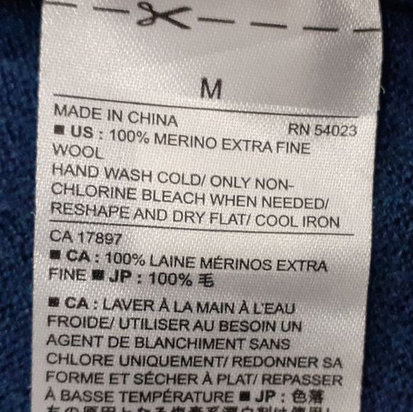 Banana Republic 100% Wool Sweater - Picture 5 of 5